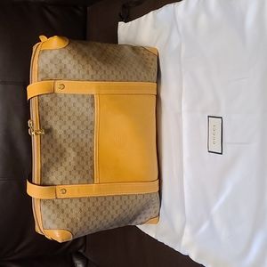 Gucci Handbag Excell condition barely used Dust bag 100% no BS here
